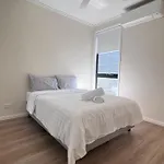 Near New 4Br Townhouse Next To Shopping Mall