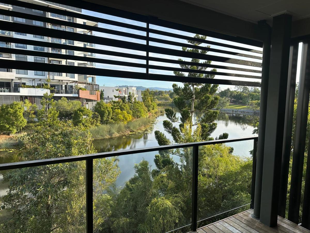 Near New 4br Townhouse Next To Shopping Mall Apartment Gold Coast