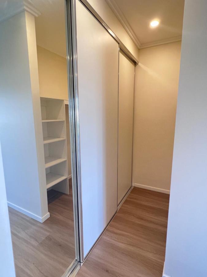 Apartment Near New 4br Townhouse Next To Shopping Mall